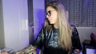 Tatjana_Sue - My Stripchat Stream dildo-or-vibrator-milfs foot-fetish-milfs dirty-talk gagging anal-milfs