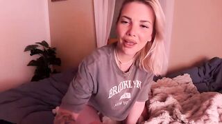 Foxy__Bite - My Stripchat Stream white-young medium-hair white-young erotic-dance role-play-young