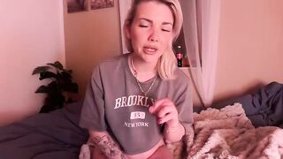 Foxy__Bite - My Stripchat Stream white-young medium-hair white-young erotic-dance role-play-young