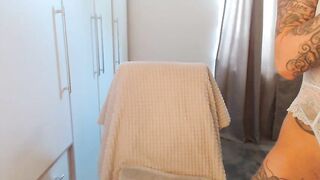 Davinja - Stripchat Models deepthroat oil-show anal-toys brunettes deepthroat-blowjob