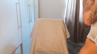 Davinja - Stripchat Models deepthroat oil-show anal-toys brunettes deepthroat-blowjob