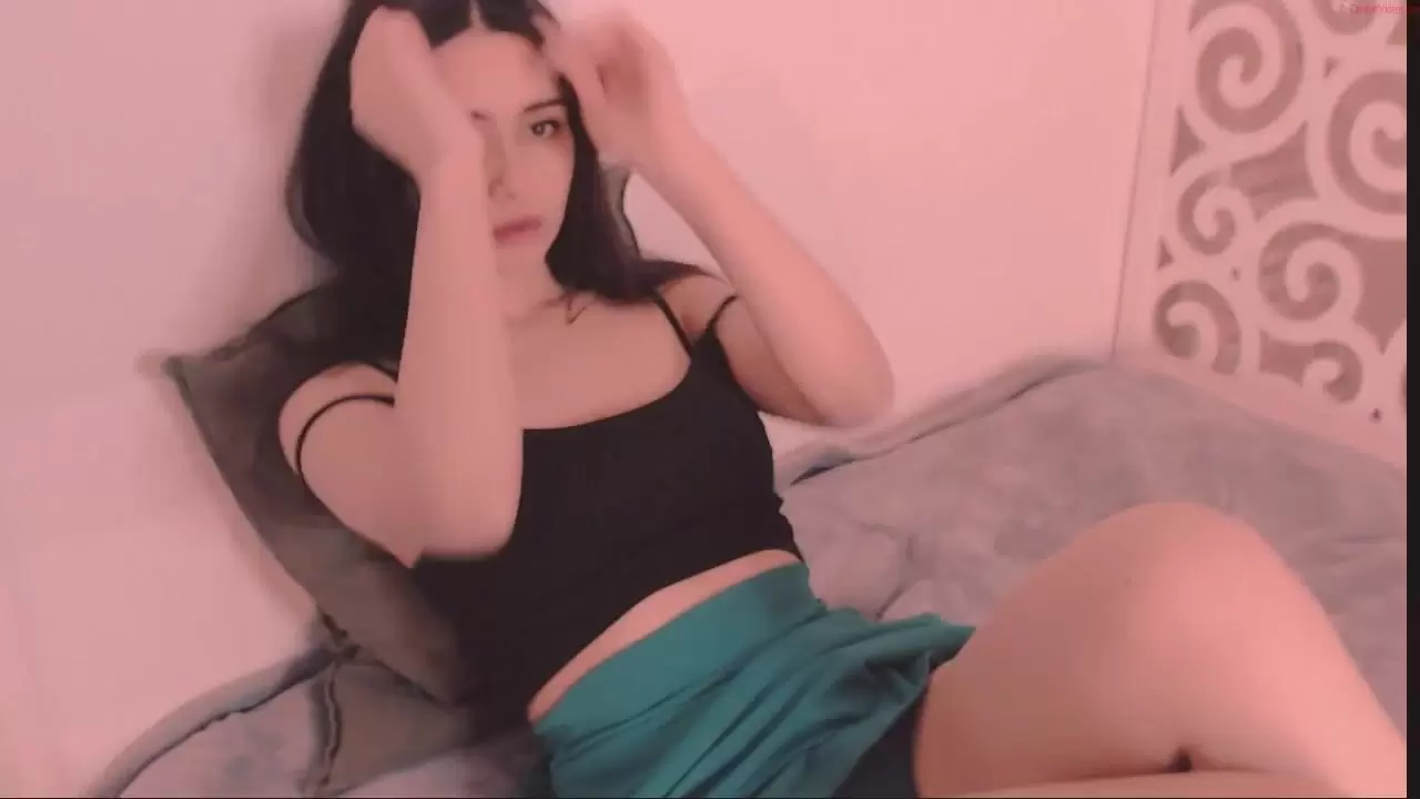 Valissiya’s curves hinted at hidden pleasures