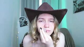 milanarayy - Chaturbate Models selfsucker smiles creamy milk