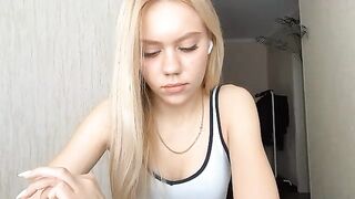 kristifelicien - Chaturbate Models privateshow smoke feets ftm