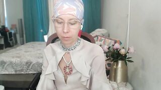 LuxuryNika - Stripchat Models balds shaven squirt spanking oil-show