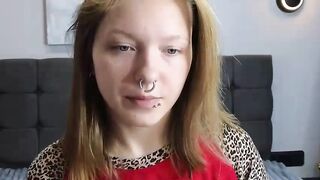 LauraLowe - Stripchat Models blondes big-tits-blondes doggy-style anal-fingering twerk-young