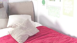 emilyhewell - Chaturbate Models sissy schoolgirl feetshow come