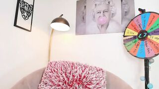 missniley - Chaturbate Models analshow funny talkative slim