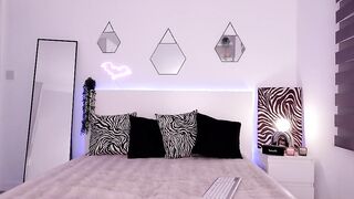 miladenver - Model Chaturcam rough control anal naked