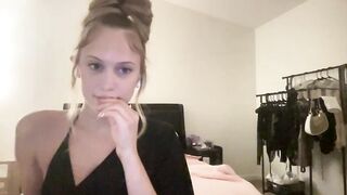 rebeccascottx - Model Chaturcam finger niceass facesitting schoolgirl