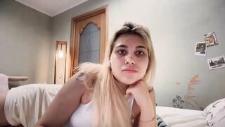 ah_hazyy - Model Chaturcam girl strip feetshow facial