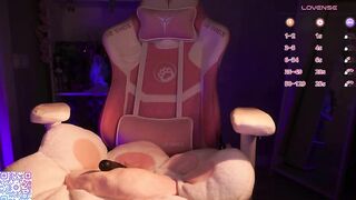 liniq - Model Chaturcam Recorded session voyeur toys bulge