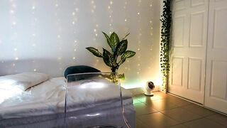 Sapphir3xoxo - Model Stripcam sport-gear heels blowjob doggy-style lovense
