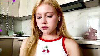 AlberthaBudd - Model Stripcam squirt-white twerk big-tits-blowjob trimmed foot-fetish-teens