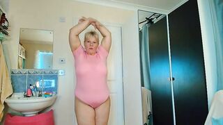 HoneyBBW96 - Model Stripcam shaven bbw big-tits-blowjob nylon foot-fetish-mature