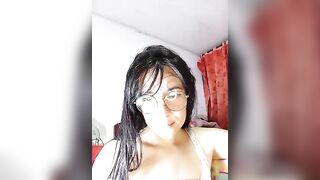Sofiaa_Duque - Model Stripcam striptease glamour shaven latin-doggy-style sexting