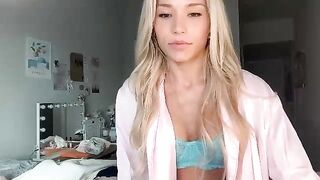 xoxoamberr - Model Chaturcam hunk showcum curvaceous teen