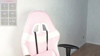 yenii_mai - Model Chaturcam fingers teengirl puffynipples Live interaction