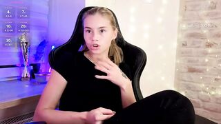 roxxxie_reid - Model Chaturcam nora punish pantyhose Video stream