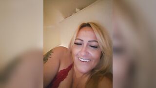 Isabellaa04 - Model Stripcam interactive-toys smoking recordable-privates old-young kissing