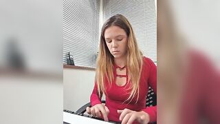 lucie_mehott - Model Stripcam flashing small-tits young dildo-or-vibrator-double-penetration anal-doggy-style