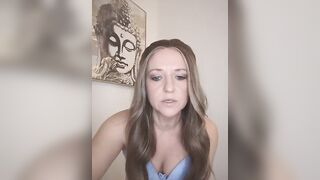 Emmas-Little-SecretXX - Model Stripcam european small-audience small-audience middle-priced-privates blondes-milfs