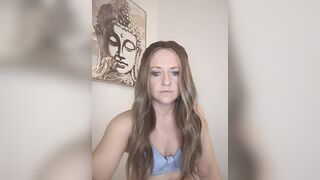 Emmas-Little-SecretXX - Model Stripcam european small-audience small-audience middle-priced-privates blondes-milfs