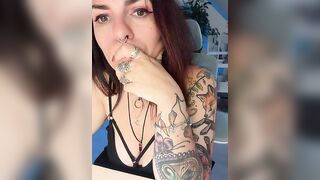 LunaMoongirl - Model Stripcam curvy-redheads big-tits-handjob striptease-white goth tattoos-white